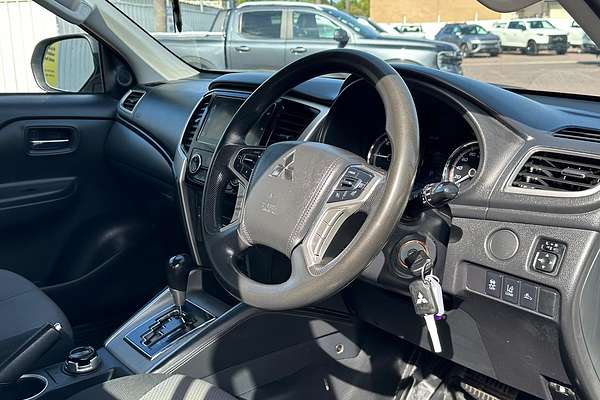 2020 Mitsubishi Triton GLX+ MR 4X4 thumb-14