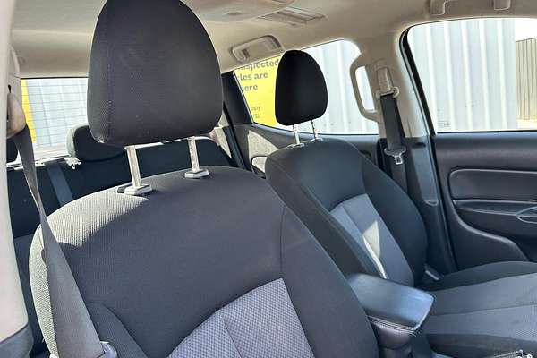 2020 Mitsubishi Triton GLX+ MR 4X4 thumb-16