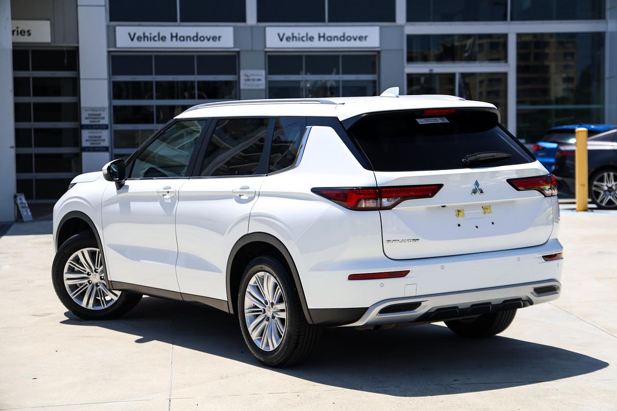 2024 Mitsubishi Outlander ES ZM