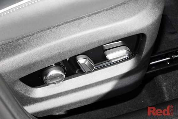 2026 Chery Tiggo 4 Hybrid Ultimate thumb-17