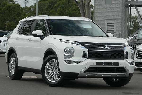 2024 Mitsubishi Outlander LS ZM