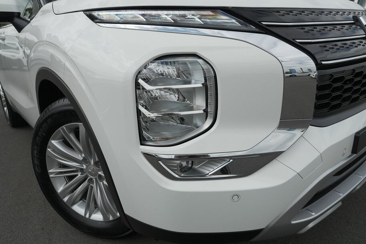 2024 Mitsubishi Outlander LS ZM