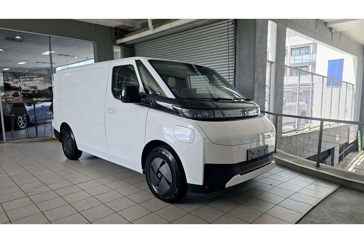 Super Van 5m, SWB, FWD, 83kWh, H1980