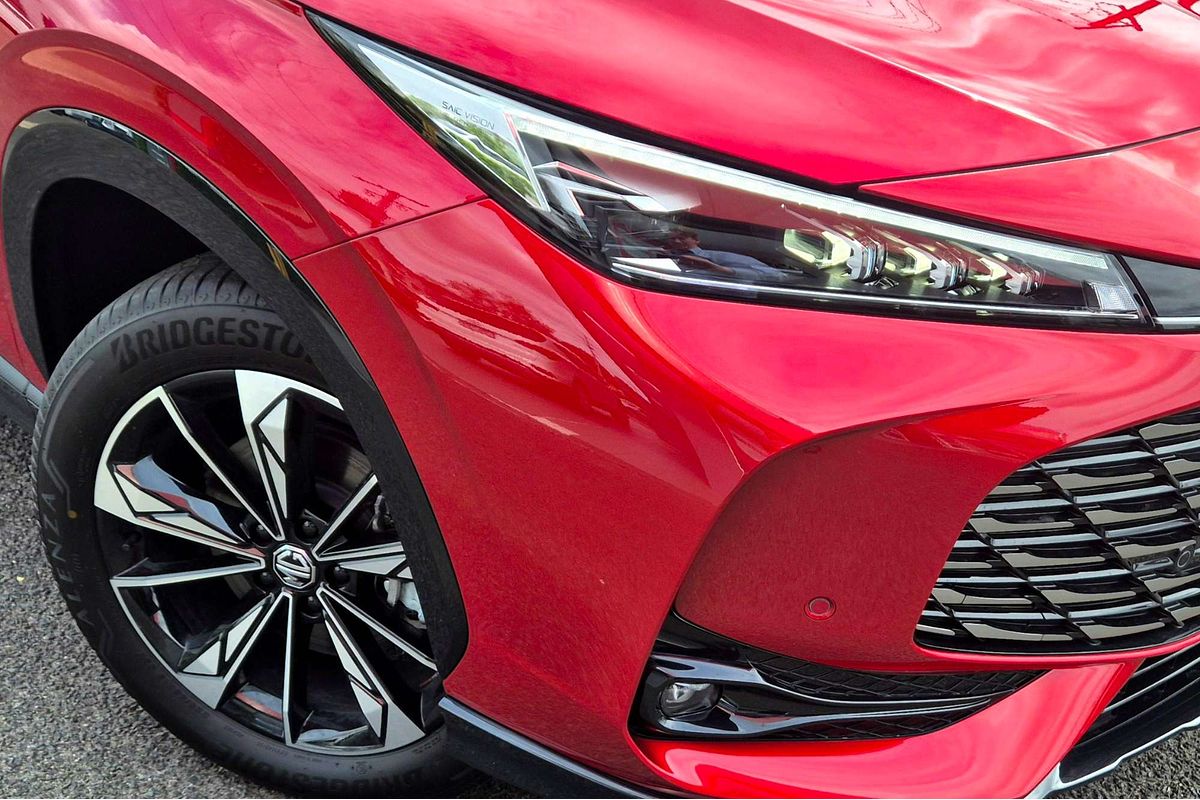 2025 MG HS Super Hybrid Essence AS33P