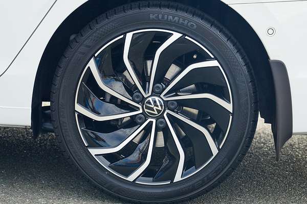 2022 Volkswagen Golf 110TSI Life 8 thumb-4