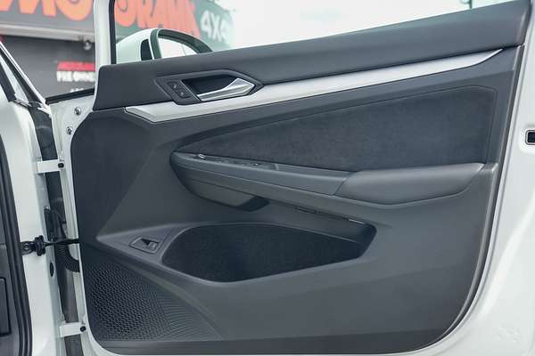 2022 Volkswagen Golf 110TSI Life 8 thumb-15