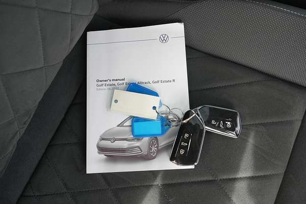 2022 Volkswagen Golf 110TSI Life 8 thumb-20