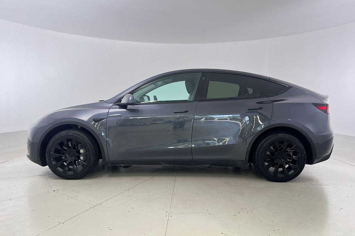 2022 Tesla Model Y Rear-Wheel Drive