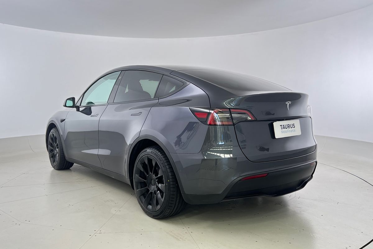 2022 Tesla Model Y Rear-Wheel Drive