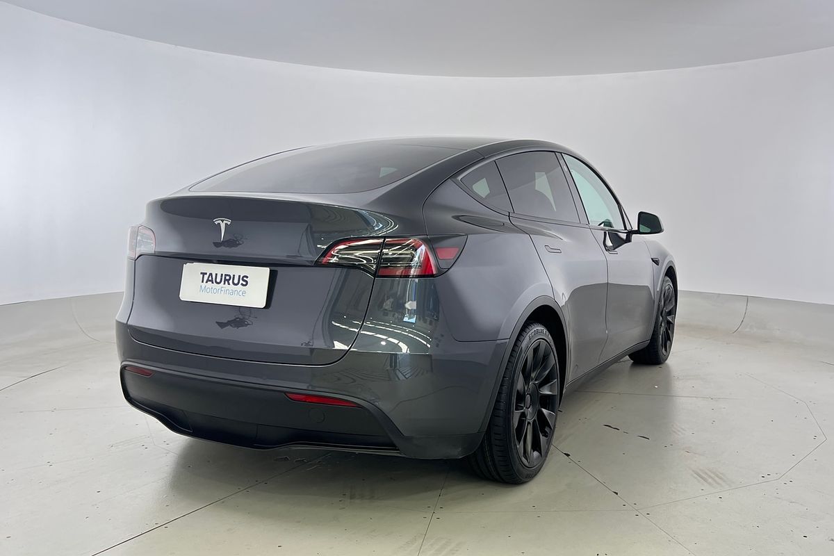 2022 Tesla Model Y Rear-Wheel Drive