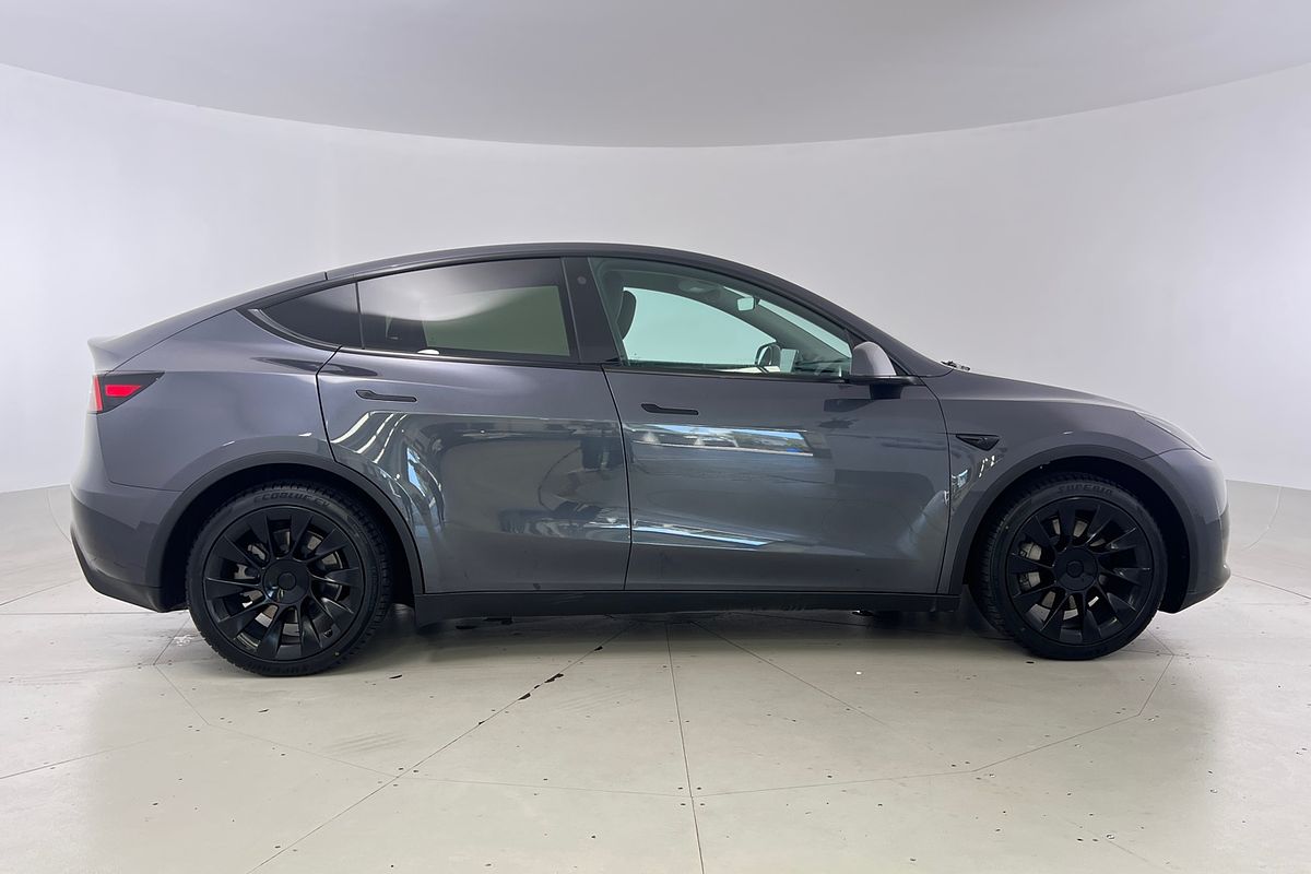 2022 Tesla Model Y Rear-Wheel Drive