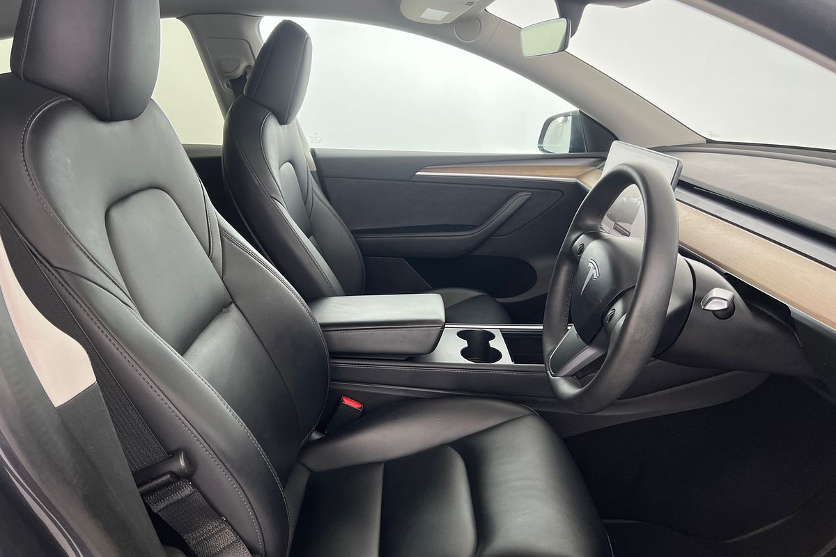 2022 Tesla Model Y Rear-Wheel Drive