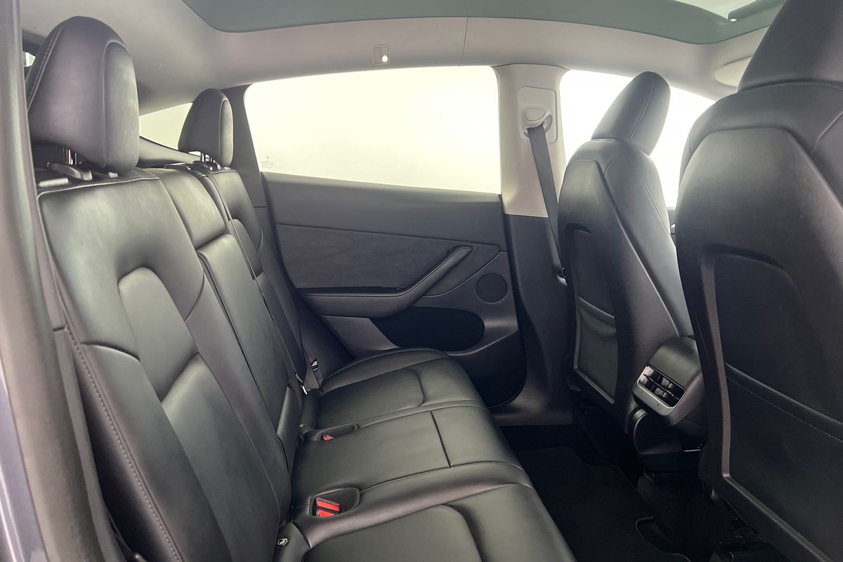 2022 Tesla Model Y Rear-Wheel Drive