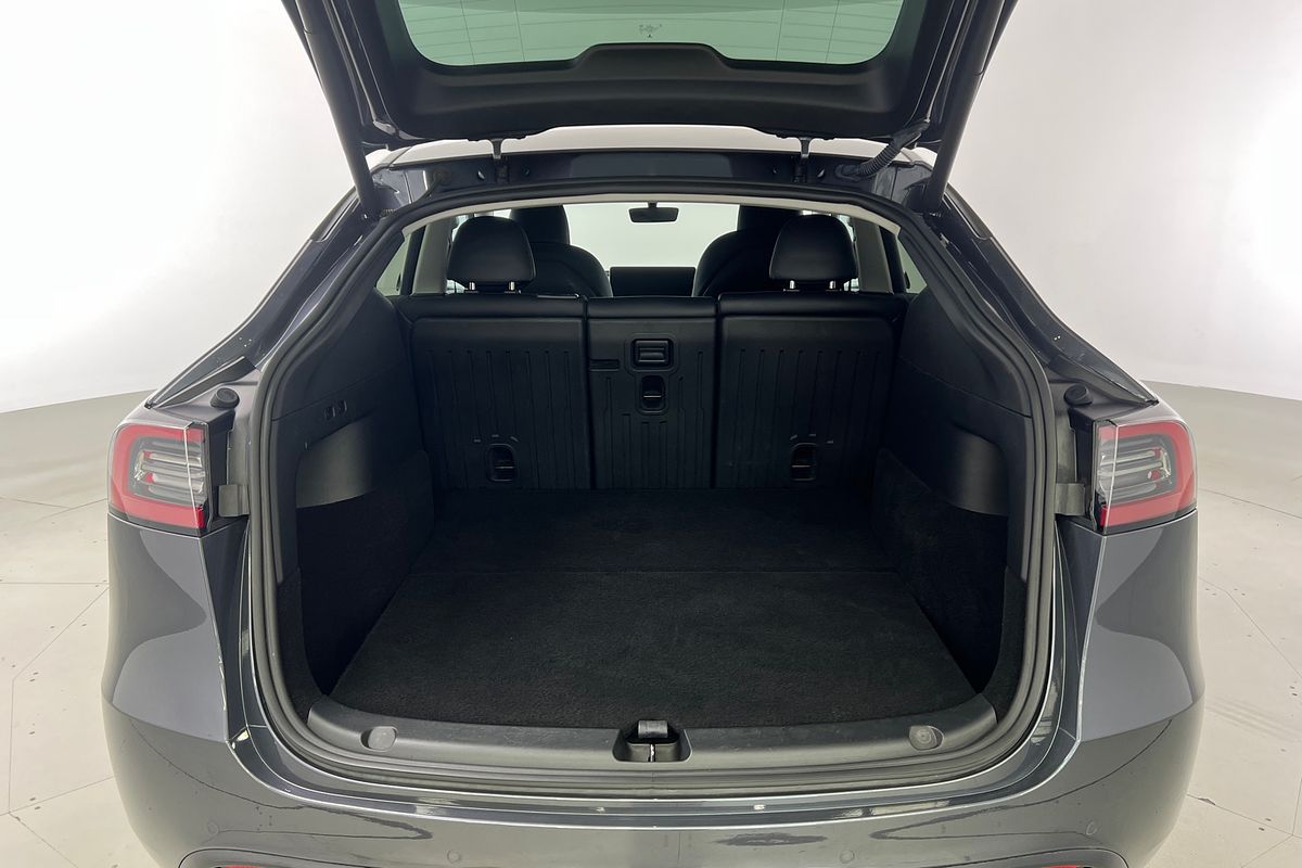 2022 Tesla Model Y Rear-Wheel Drive