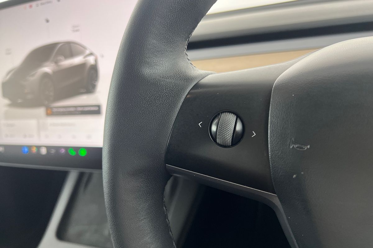 2022 Tesla Model Y Rear-Wheel Drive