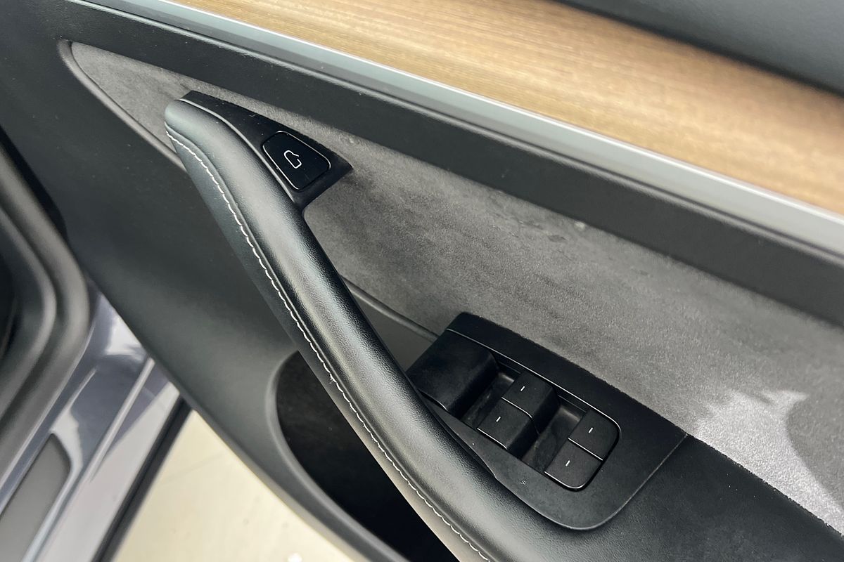 2022 Tesla Model Y Rear-Wheel Drive