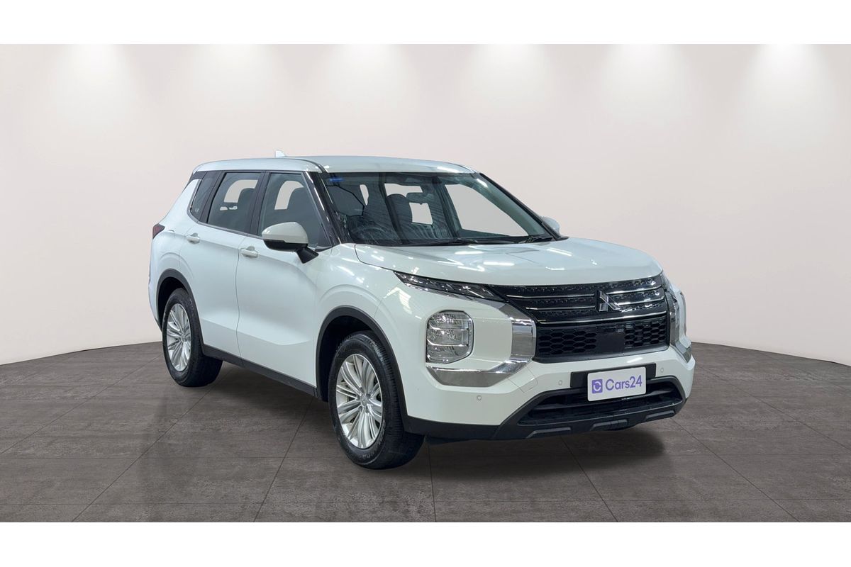 2023 Mitsubishi Outlander ES ZM