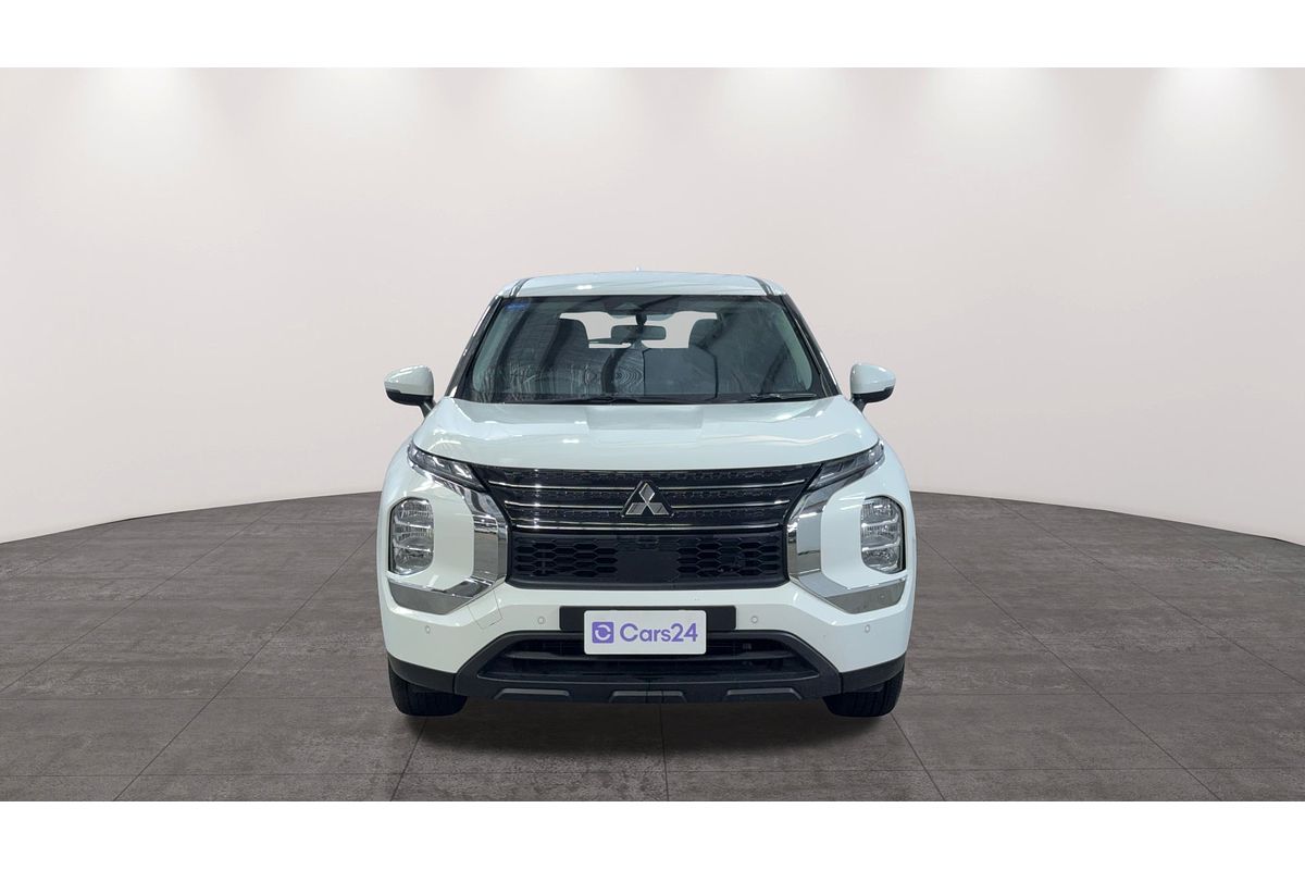 2023 Mitsubishi Outlander ES ZM