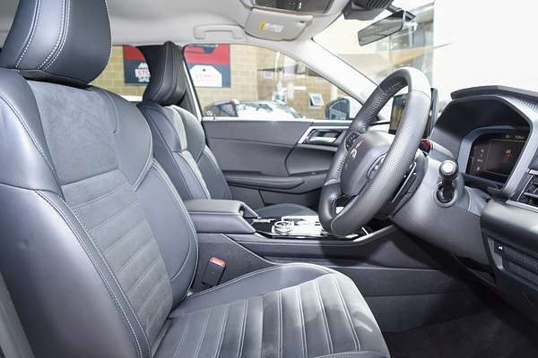 2025 Mitsubishi Outlander Aspire ZM thumb-9