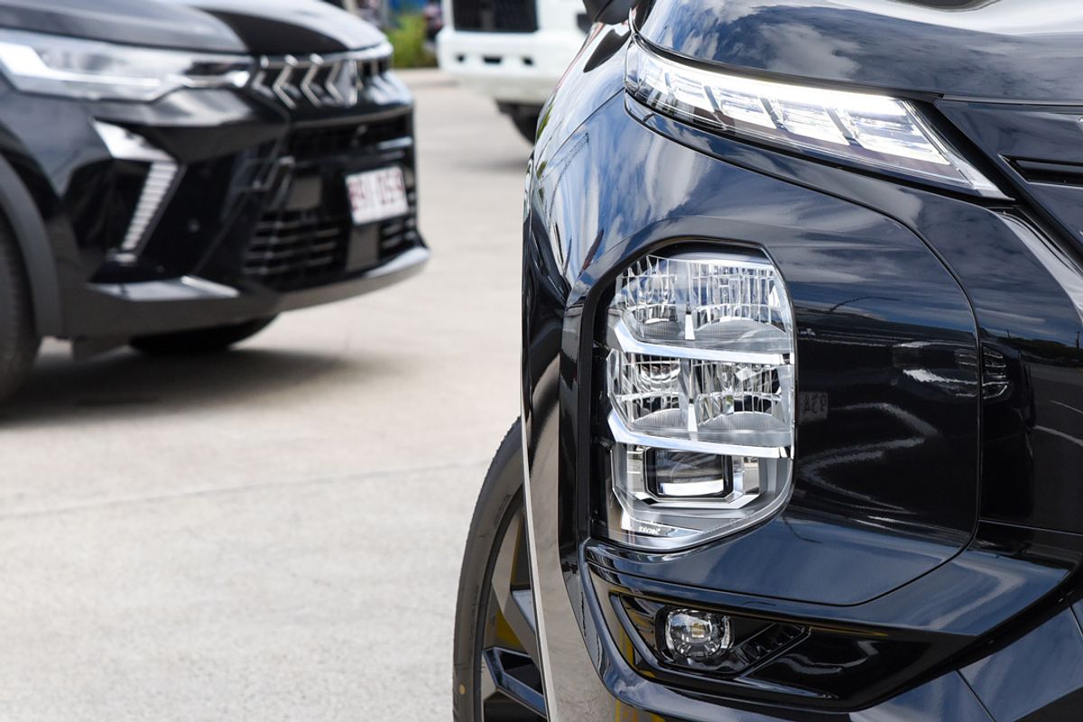 2025 Mitsubishi Outlander PHEV GSR ZM