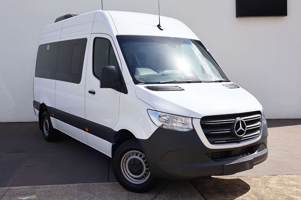 2025 Mercedes-Benz Sprinter 415 Transfer VS30 MWB Low Roof