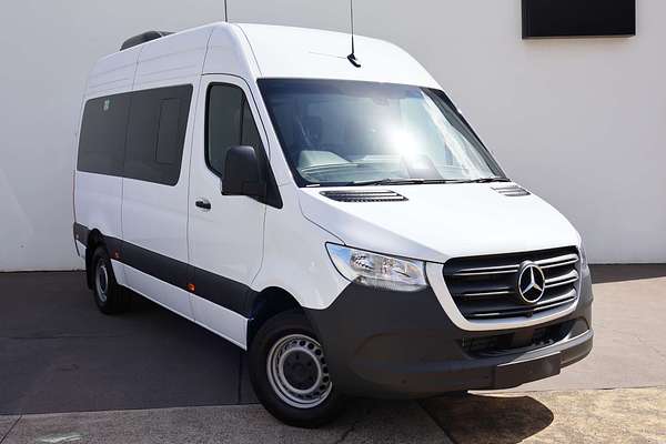 2025 Mercedes-Benz Sprinter 415 Transfer VS30 MWB