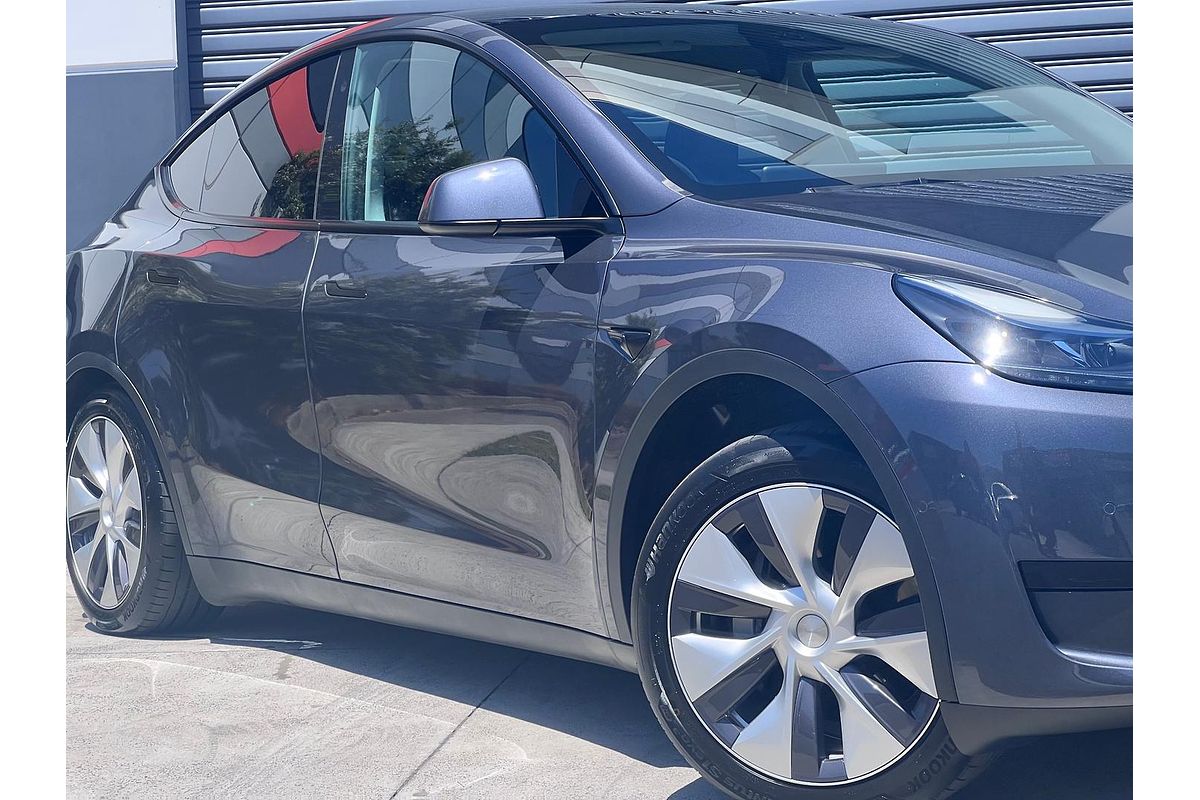 2023 Tesla Model Y Rear-Wheel Drive