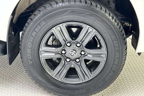 2023 Toyota Hilux SR GUN126R thumb-9