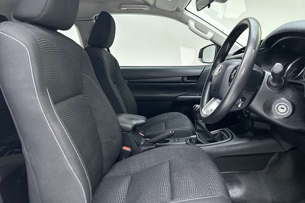 2023 Toyota Hilux SR GUN126R thumb-12