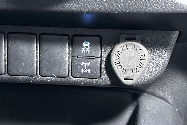 2023 Toyota Hilux SR GUN126R thumb-16