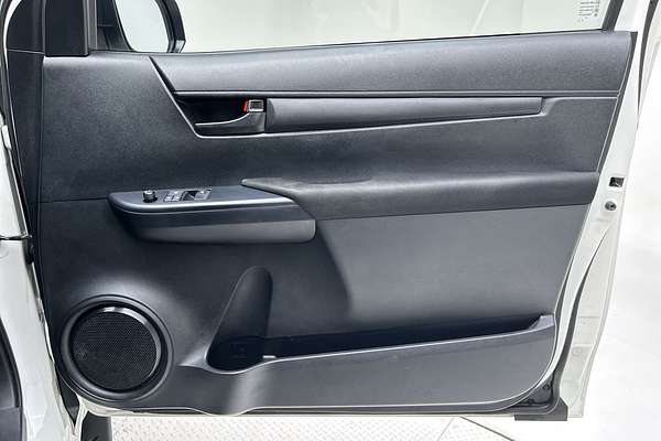 2023 Toyota Hilux SR GUN126R thumb-18