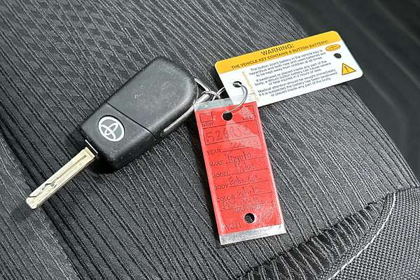 2023 Toyota Hilux SR GUN126R thumb-22