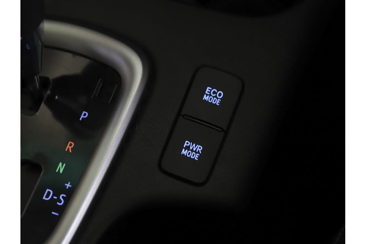 Hilux 4x4 SR5 2.8L T Diesel Automatic Double Cab 2L70350 001