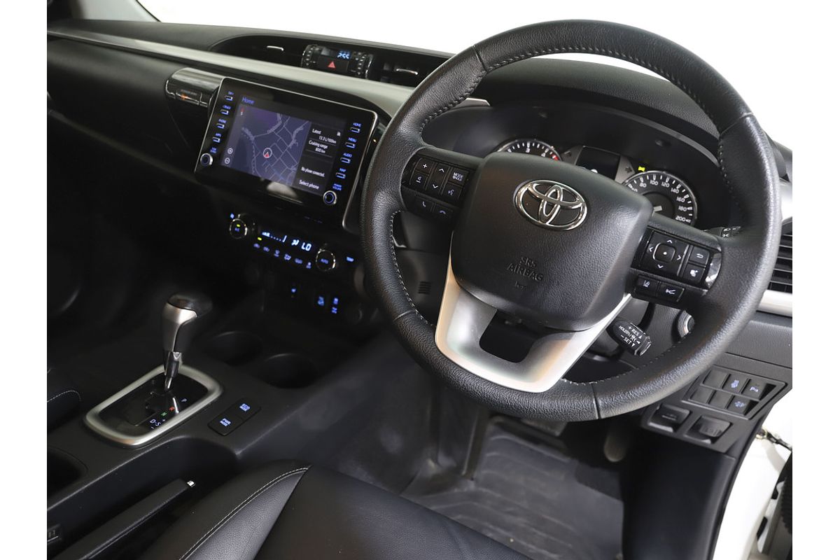 Hilux 4x4 SR5 2.8L T Diesel Automatic Double Cab 2L70350 001