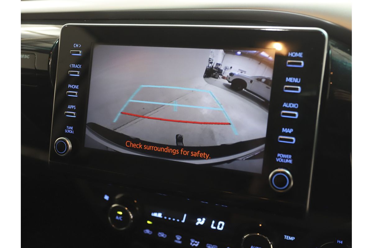 Hilux 4x4 SR5 2.8L T Diesel Automatic Double Cab 2L70350 001