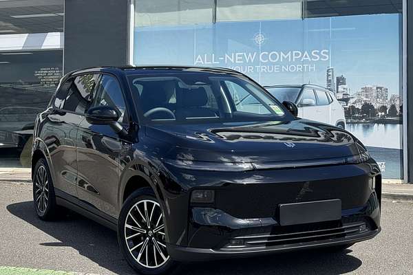 2025 Leapmotor B10 Design LR A12