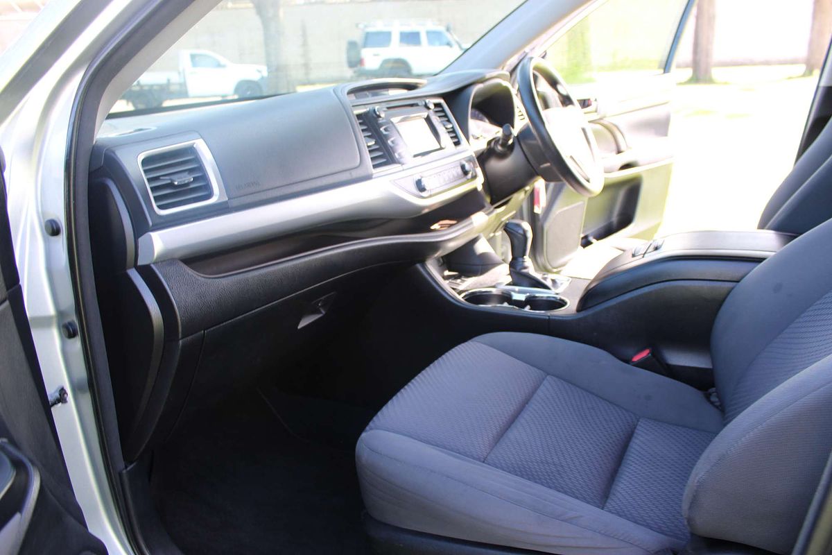 Kluger 4x2 GX 3.5L Petrol Automatic Wagon 9T87100 001