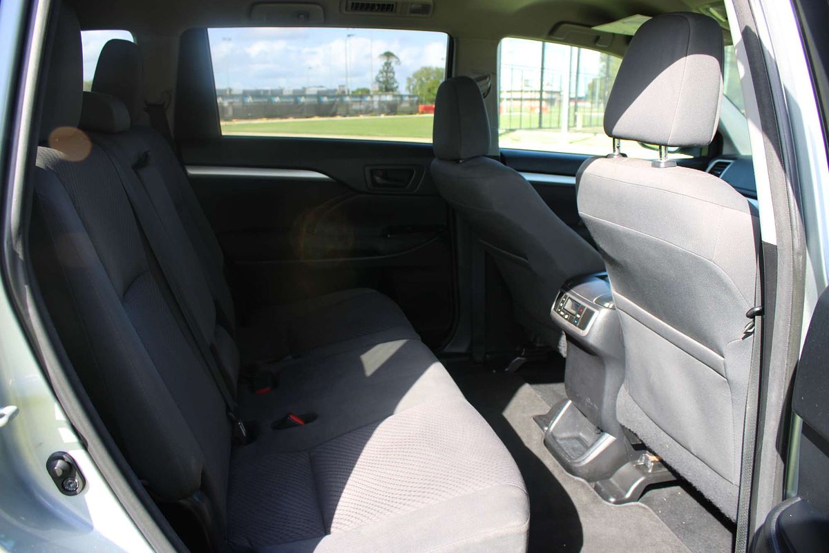 Kluger 4x2 GX 3.5L Petrol Automatic Wagon 9T87100 001