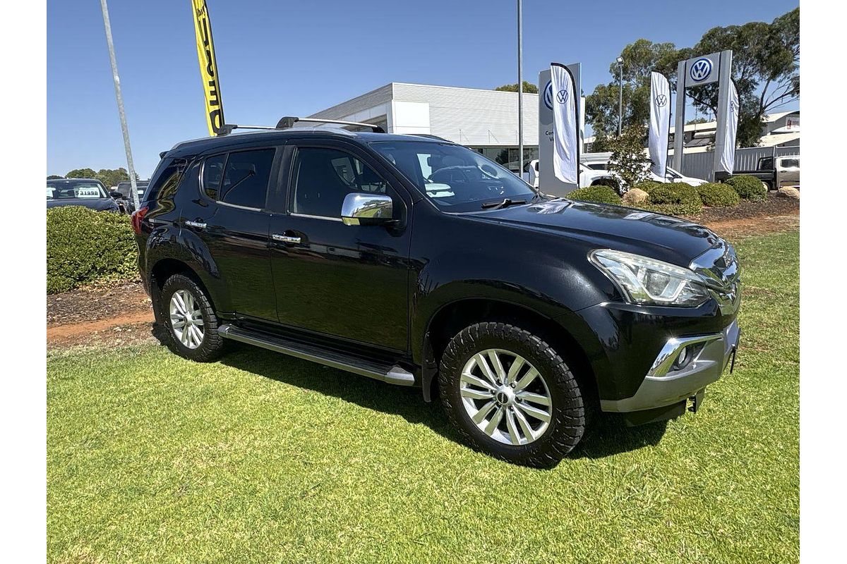 2017 Isuzu MU-X LS-T