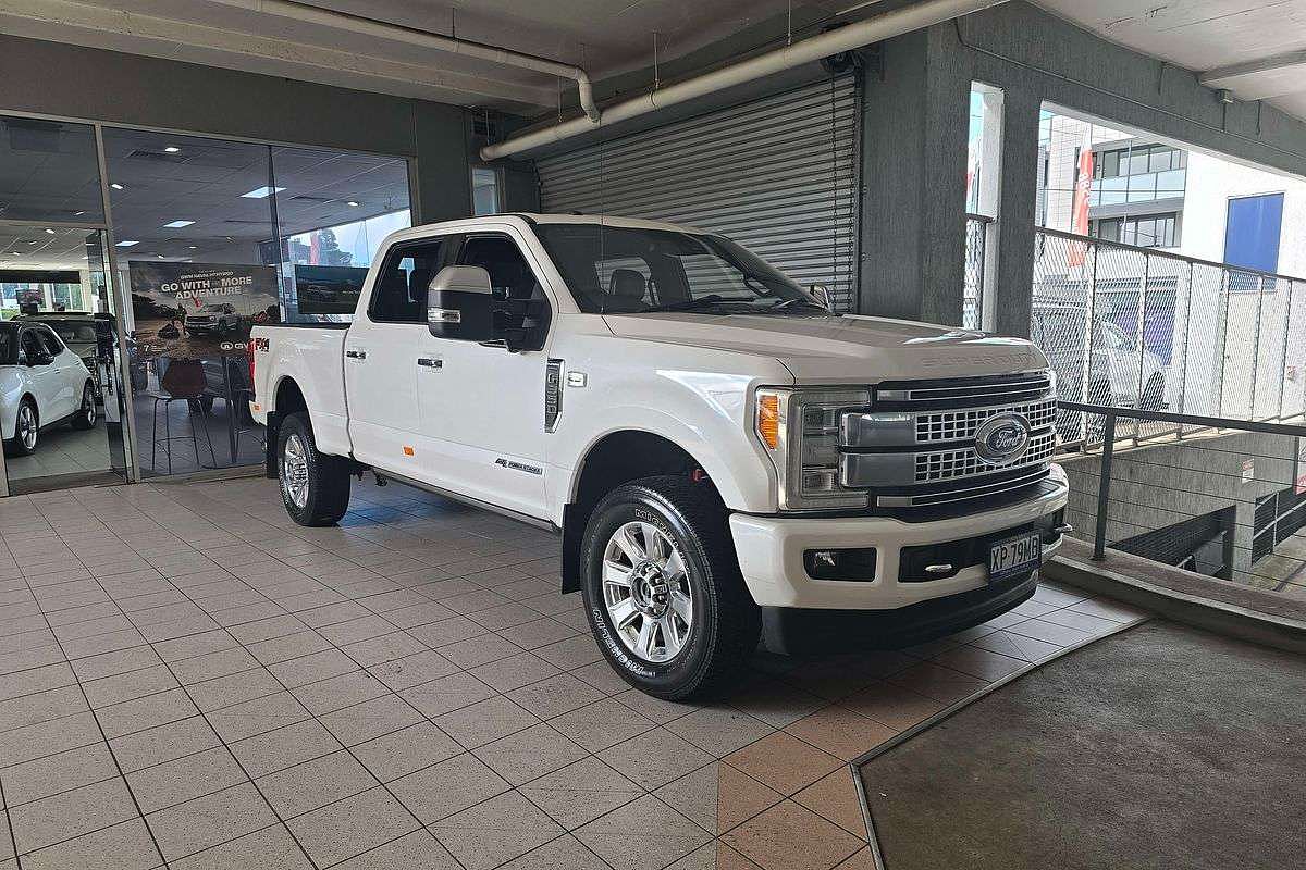 FORD F-350 PLATINUM Dual Cab AUTO 6SP 4x4 6.7L V8 TD