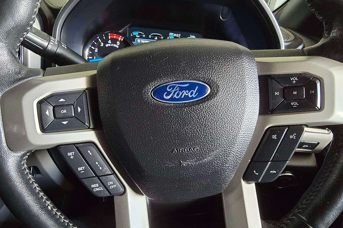 FORD F-350 PLATINUM Dual Cab AUTO 6SP 4x4 6.7L V8 TD