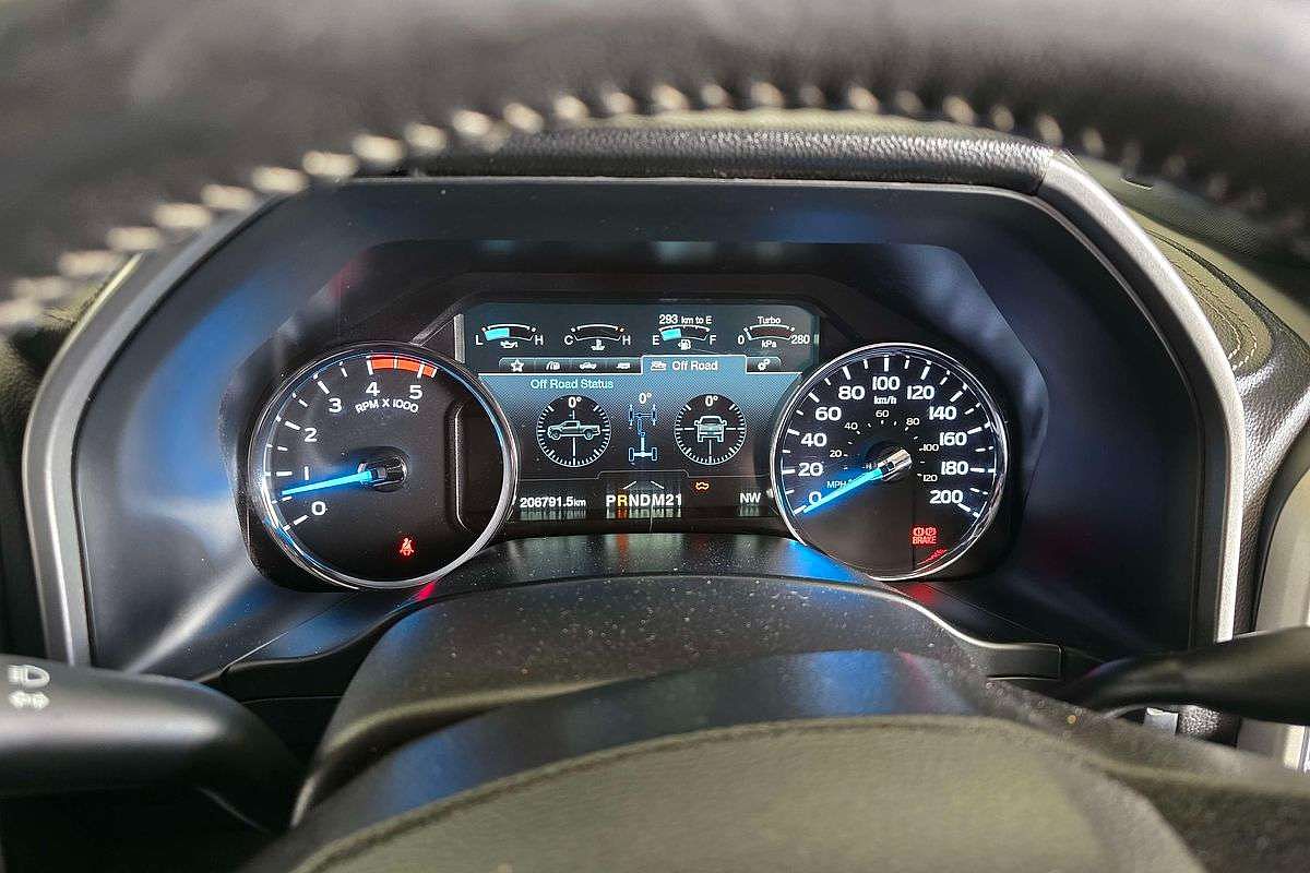 FORD F-350 PLATINUM Dual Cab AUTO 6SP 4x4 6.7L V8 TD