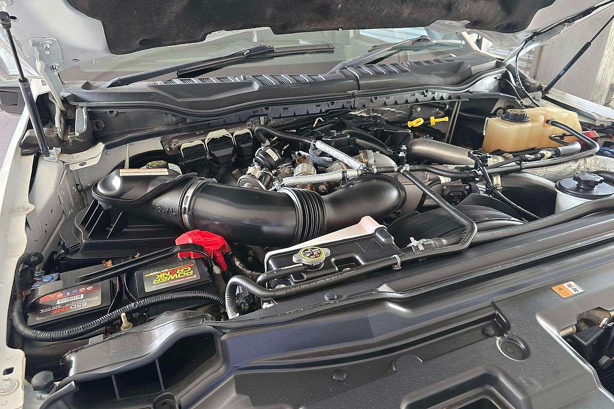 FORD F-350 PLATINUM Dual Cab AUTO 6SP 4x4 6.7L V8 TD