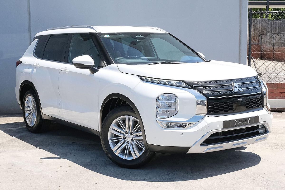 2023 Mitsubishi Outlander LS ZM