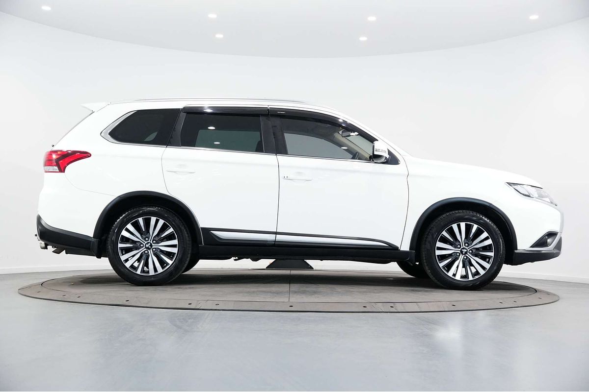 2020 Mitsubishi Outlander LS ZL