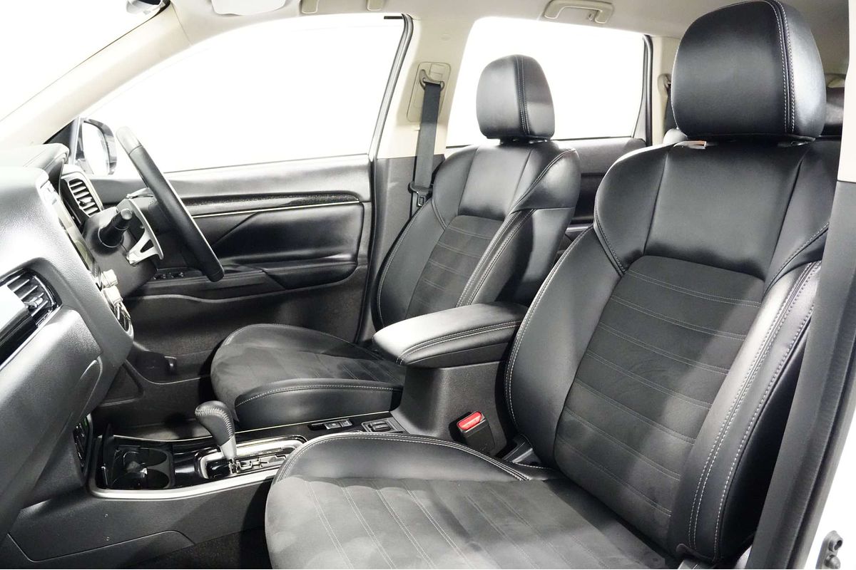 2020 Mitsubishi Outlander LS ZL