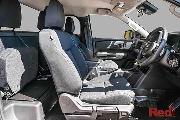 2025 Mitsubishi Triton GLX+ MV 4X4 thumb-4