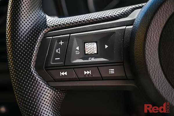 2025 Mitsubishi Triton GLX+ MV 4X4 thumb-12