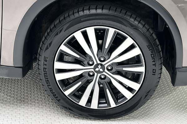 2019 Mitsubishi Outlander LS ZL thumb-9