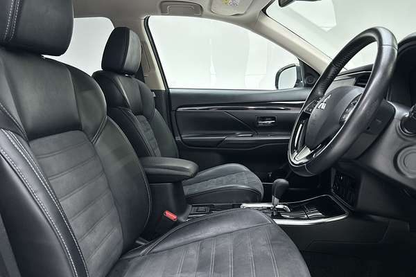 2019 Mitsubishi Outlander LS ZL thumb-12